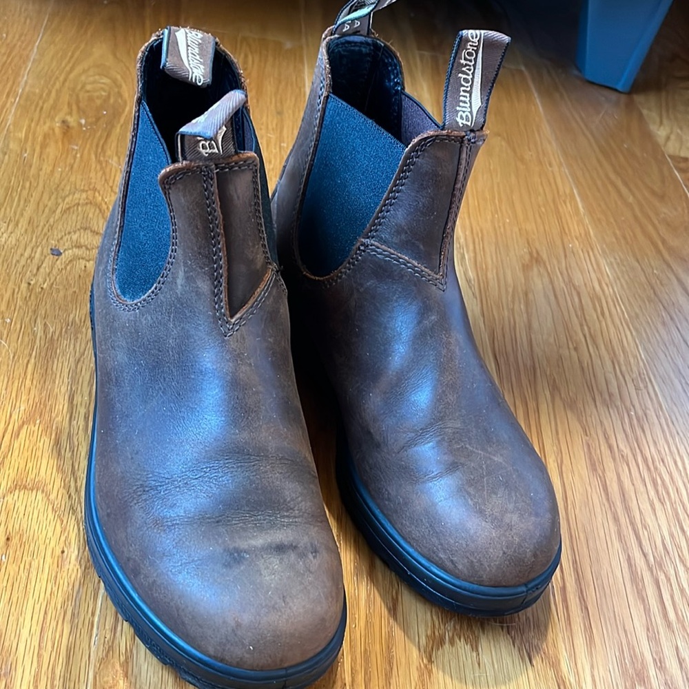 Blundstone Chelsea Boots Rustic Brown Size 4.5 US 7.5